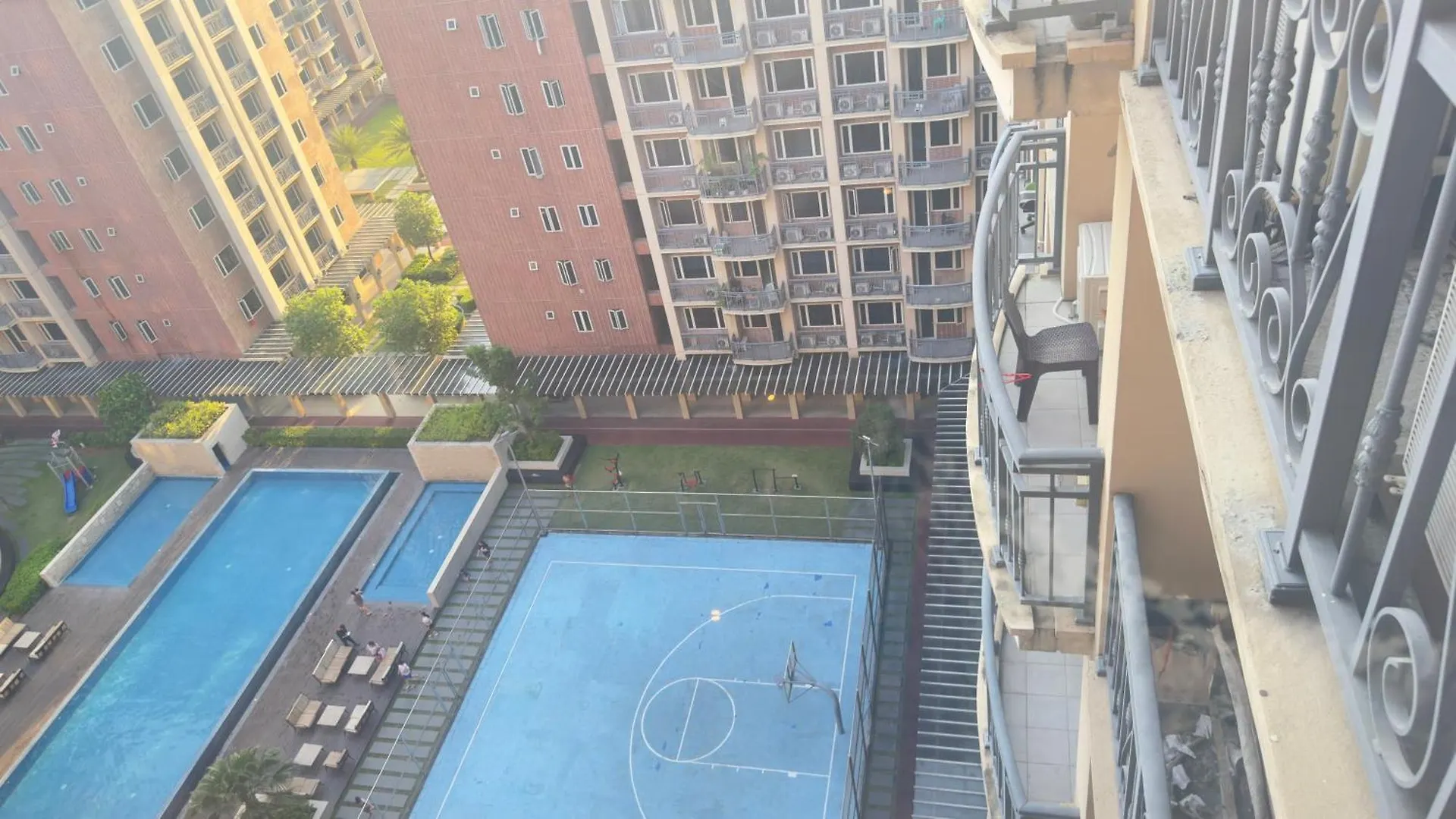 La Suitez 1616 I Monarch Parksuites Balmora Place Apartment Manila